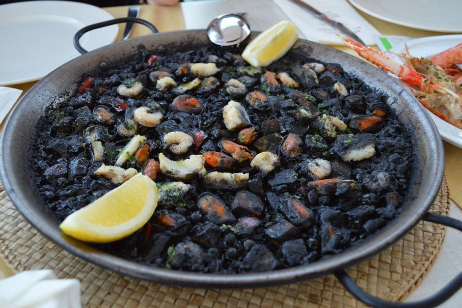 Los 5 platos de comida mediterránea más pedidos a domicilio en Barcelona